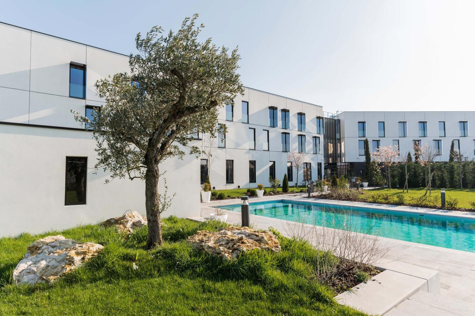 Hotel Dali Val D'europe 4*